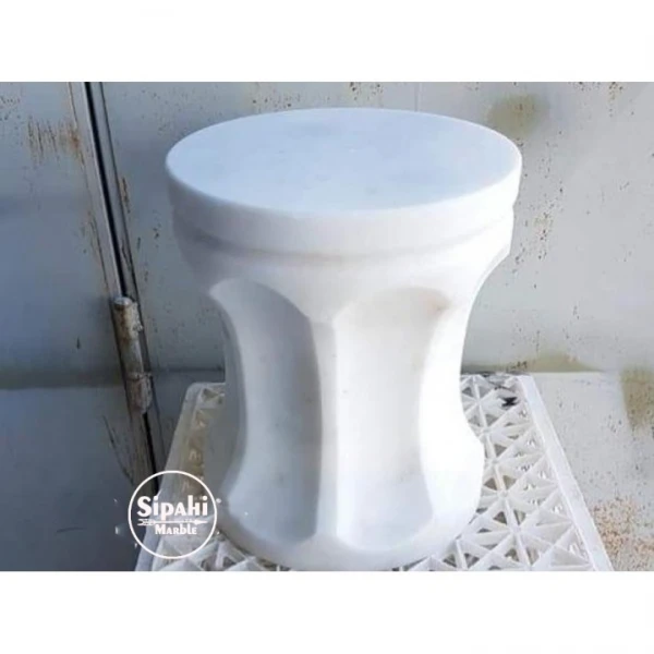 White Marble Cavity Design Seat